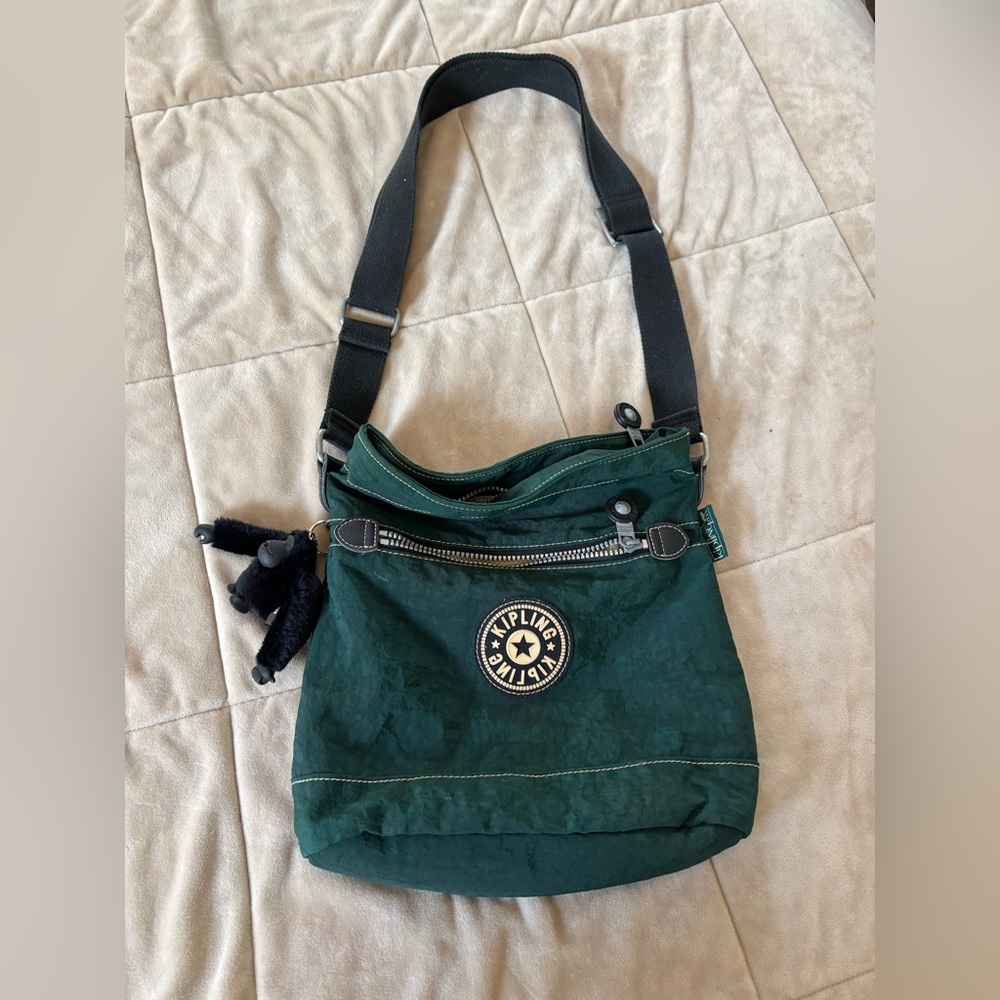 Like new! Vintage Kipling Dark Green Crossbody Bag